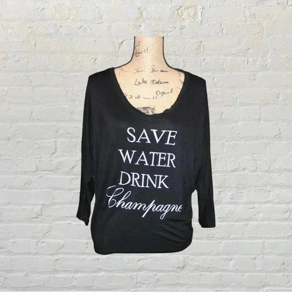 Mon Reve Tops - Black Graphic Top - Mon Reve